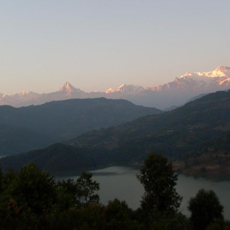 Dinesh House Bed and Breakfast Pokhara Esterno foto