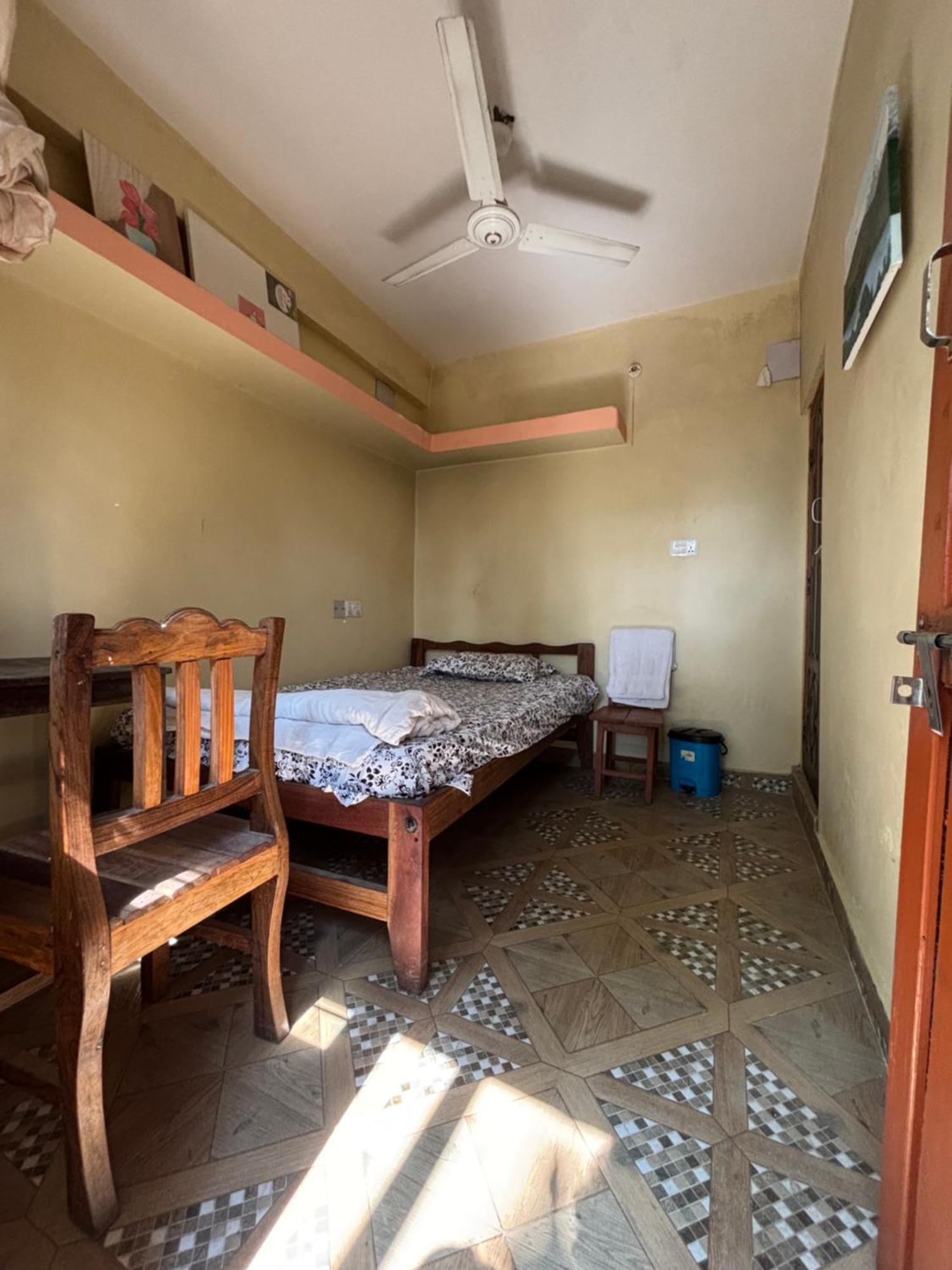 Bed and Breakfast Dinesh House Pokhara Esterno foto