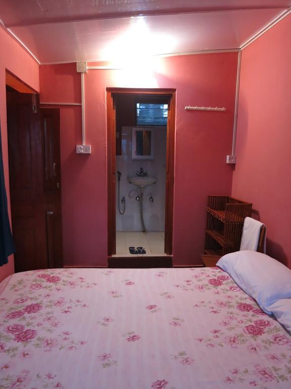Dinesh House Bed and Breakfast Pokhara Camera foto