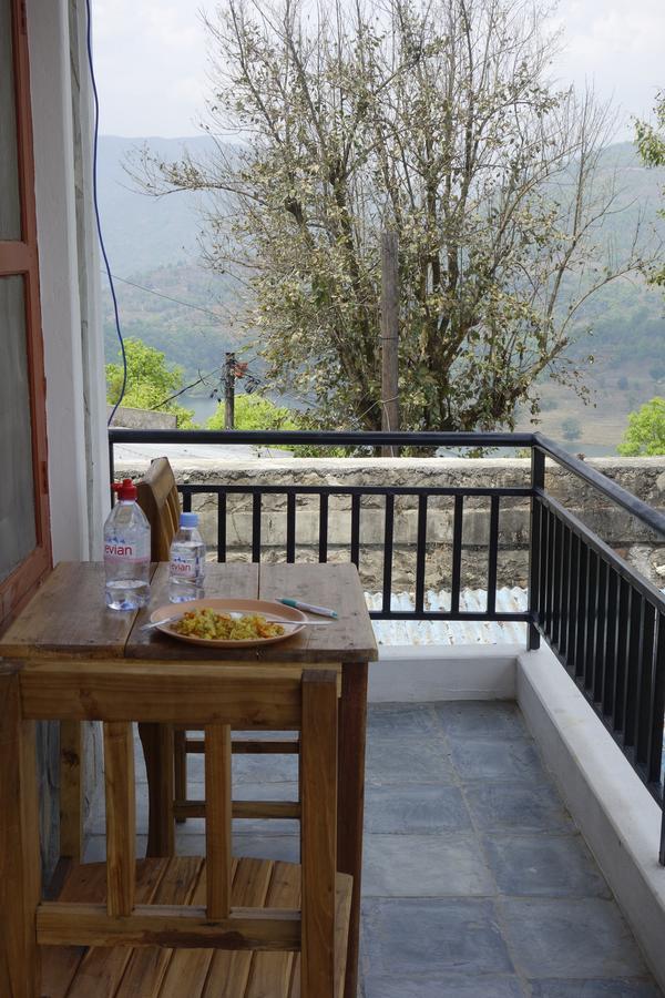 Dinesh House Bed and Breakfast Pokhara Esterno foto